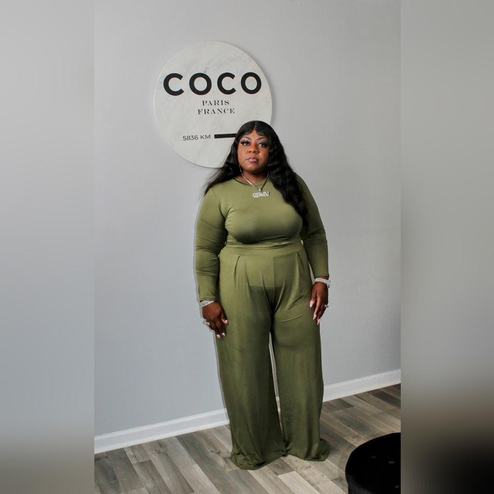 NWOT Crop Two Piece Pant Set